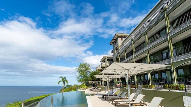An infinity pool - 360 Splendor 207F- 3 BR Condo, Breakfast Included (360 Splendor)