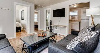 Beautiful 2 bdrm, 1 Bath 4 blocks from The U of O,