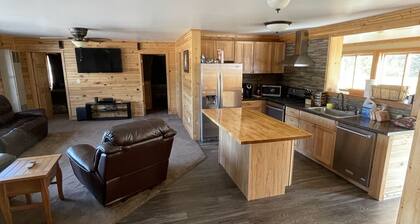 Conveniently Secluded Cabin