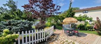 The Cedar House. Minutes from the lake, wineries and golf.  www.thecedarhouse.ca