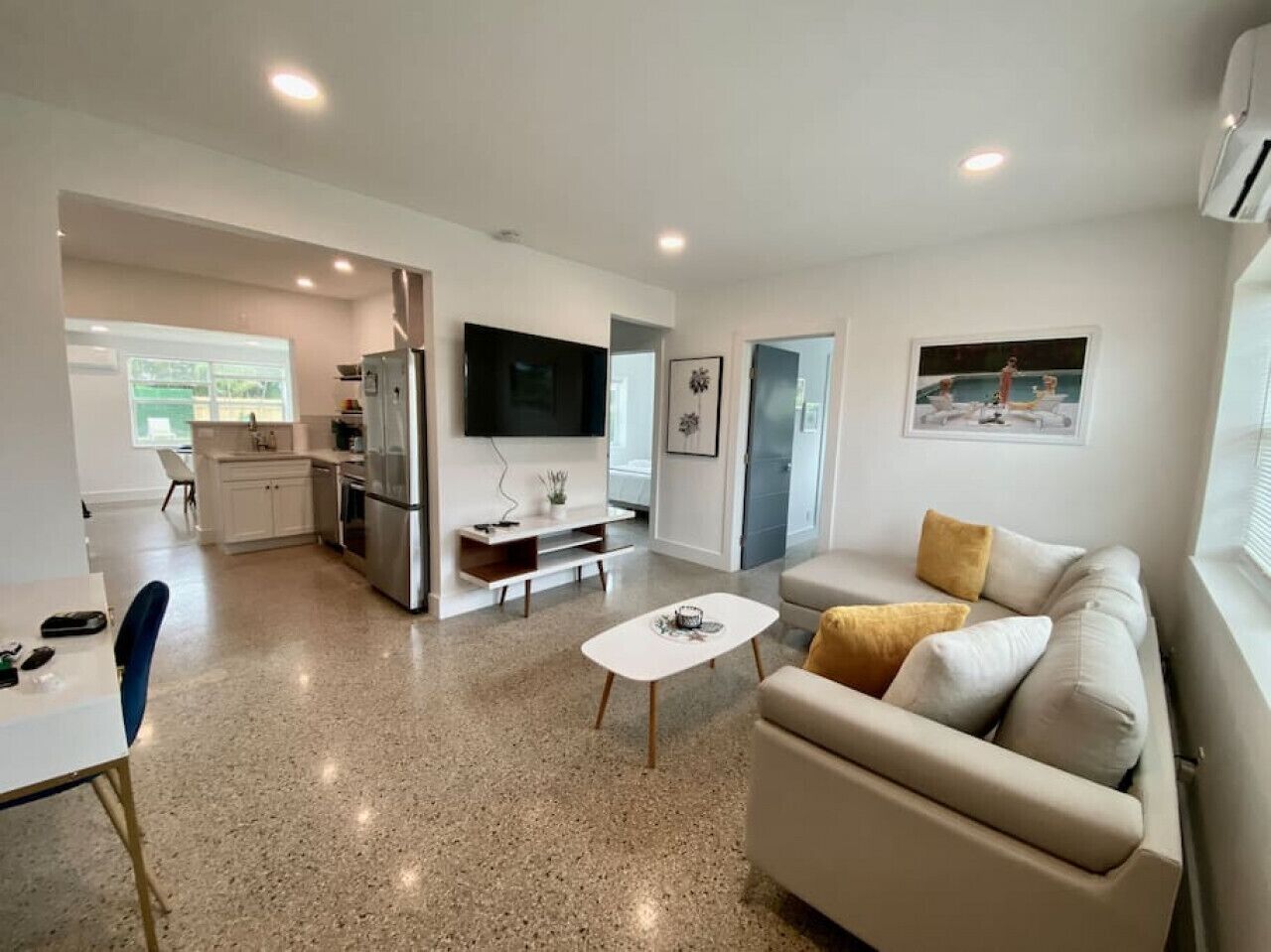 303 · New * 2b/1b Condo + Pool *3 blocks to Atlantic#303