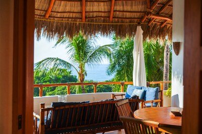 Gorgeous Bedroom Ocean View Home