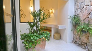 Shower, hair dryer, towels - Charming & Spacious Garden Nook (Sayulita)