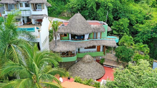 Charming & Spacious Garden Nook