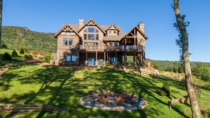 Exterior - Almost Heaven- luxury home in Eagles Nest with hot tub, sunset views, pool table (Banner Elk)