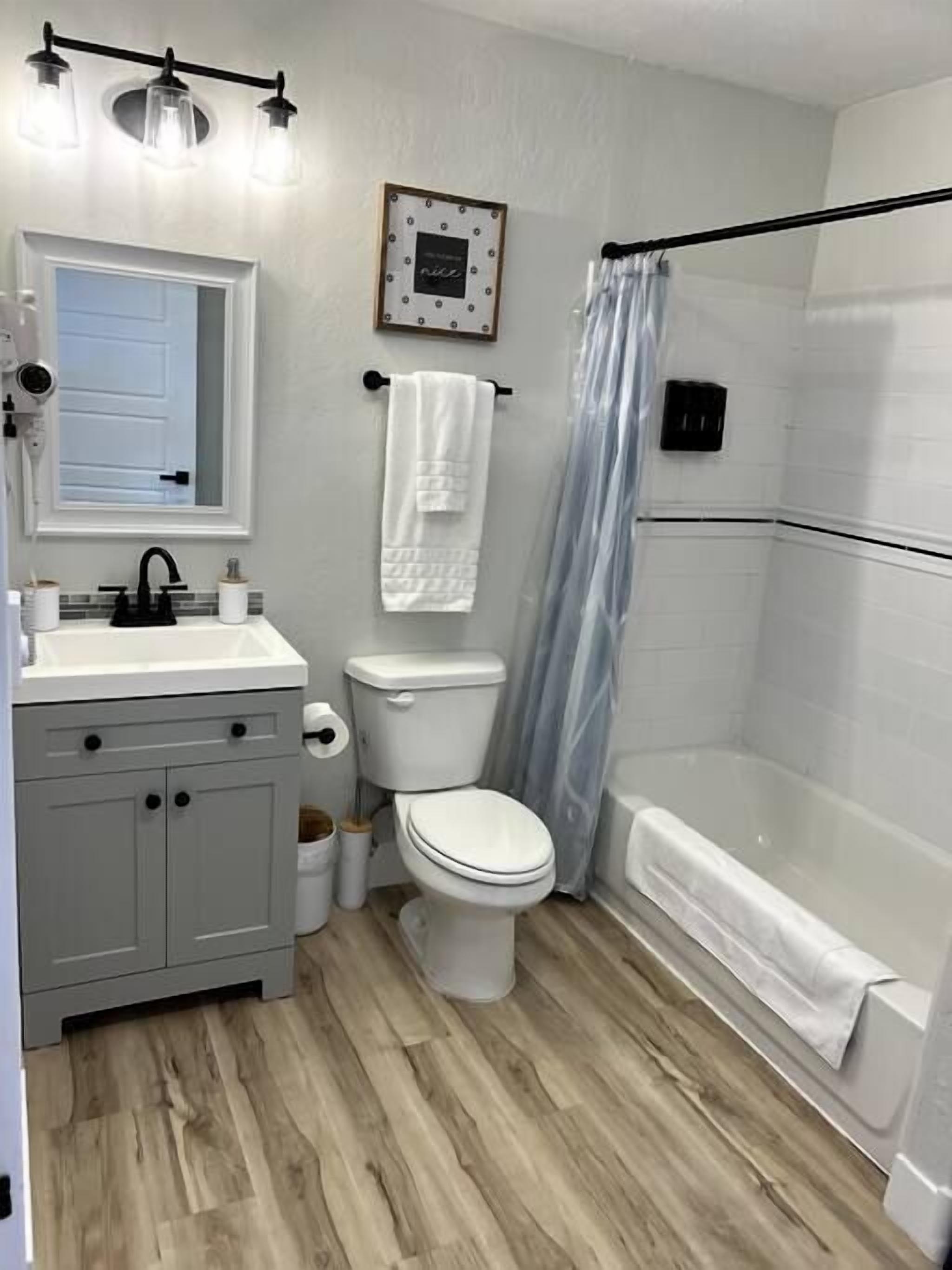 Guest Suites -1996 #3 Cozy 1 bedroom 1 bath suite