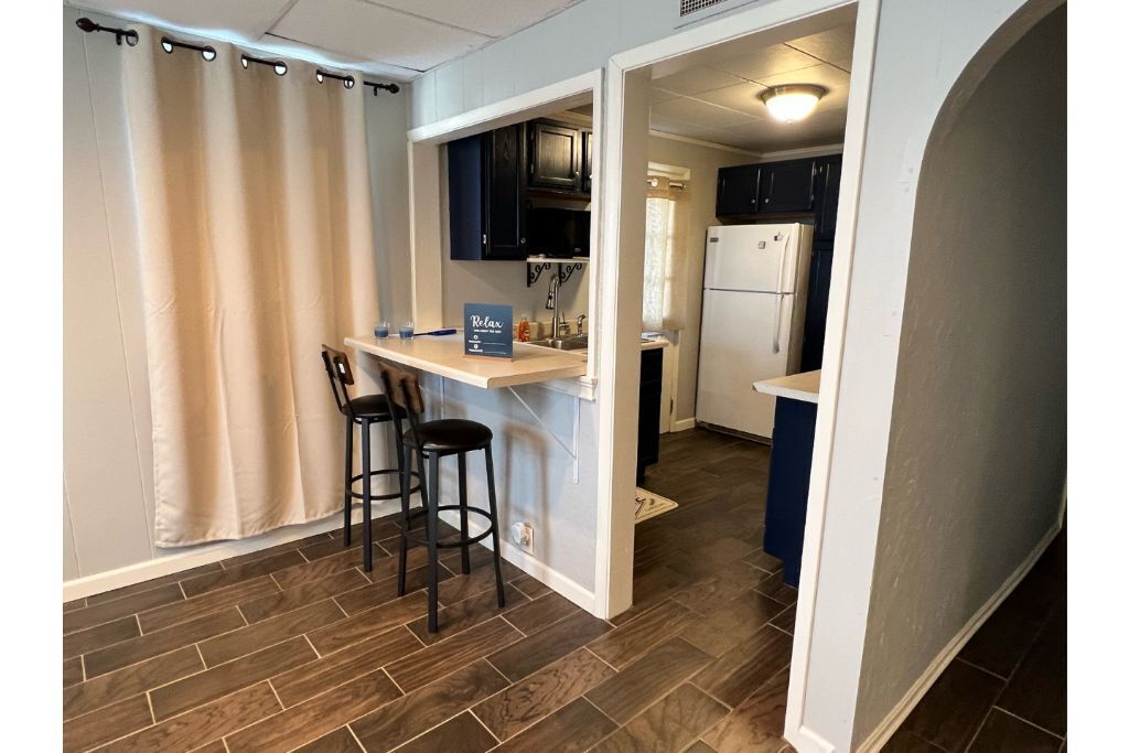 First Level Downtown Historic Oasis - Self Check In