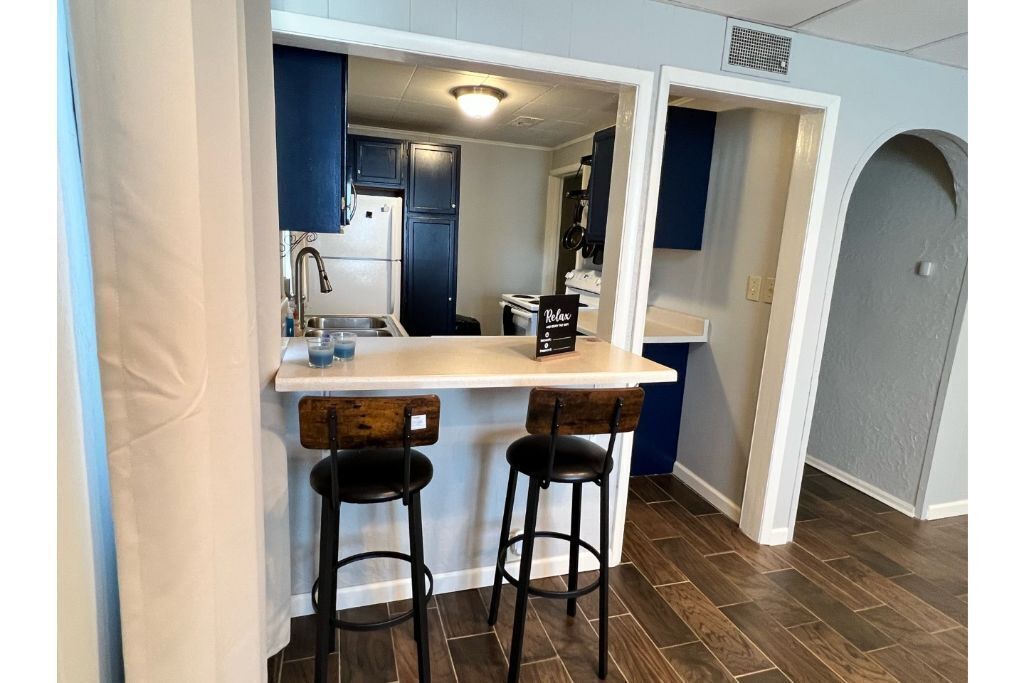 First Level Downtown Historic Oasis - Self Check In