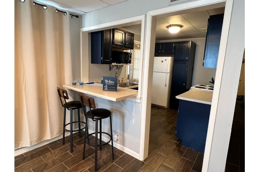 First Level Downtown Historic Oasis - Self Check In