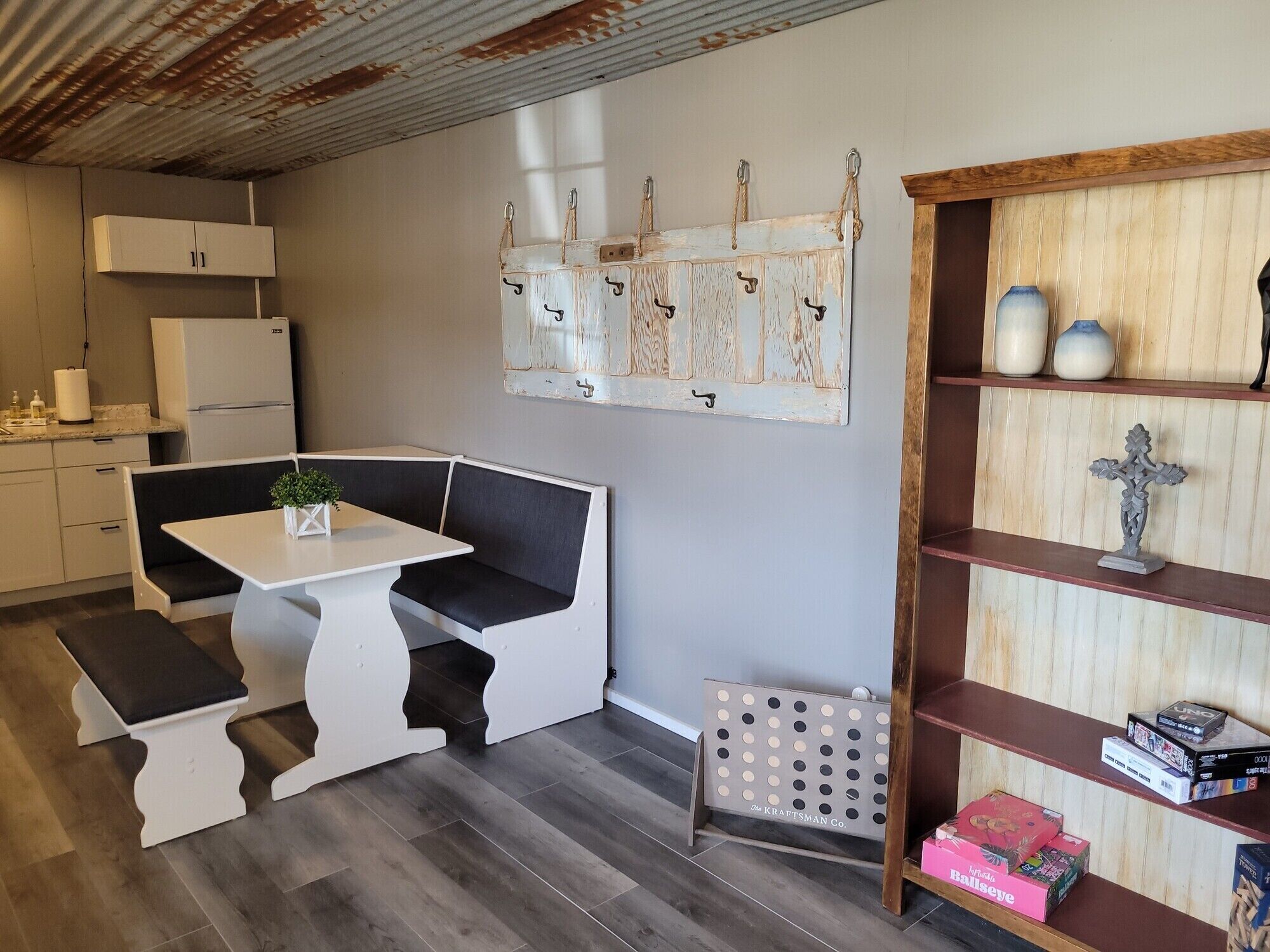 Safari-ish Cabin Getaway in Jacksboro