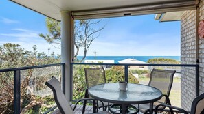 Outdoor dining - Foredeck Views at Manyana (Manyana)