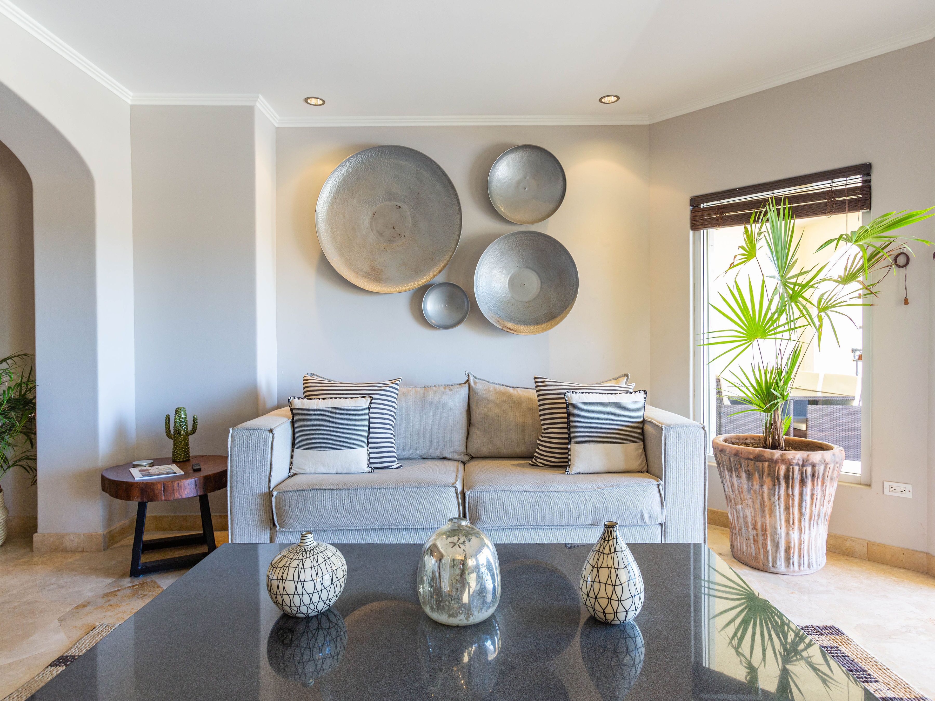 Autumn Escape!! Seaside condo nestled on the Hotel Zone & Ocean front