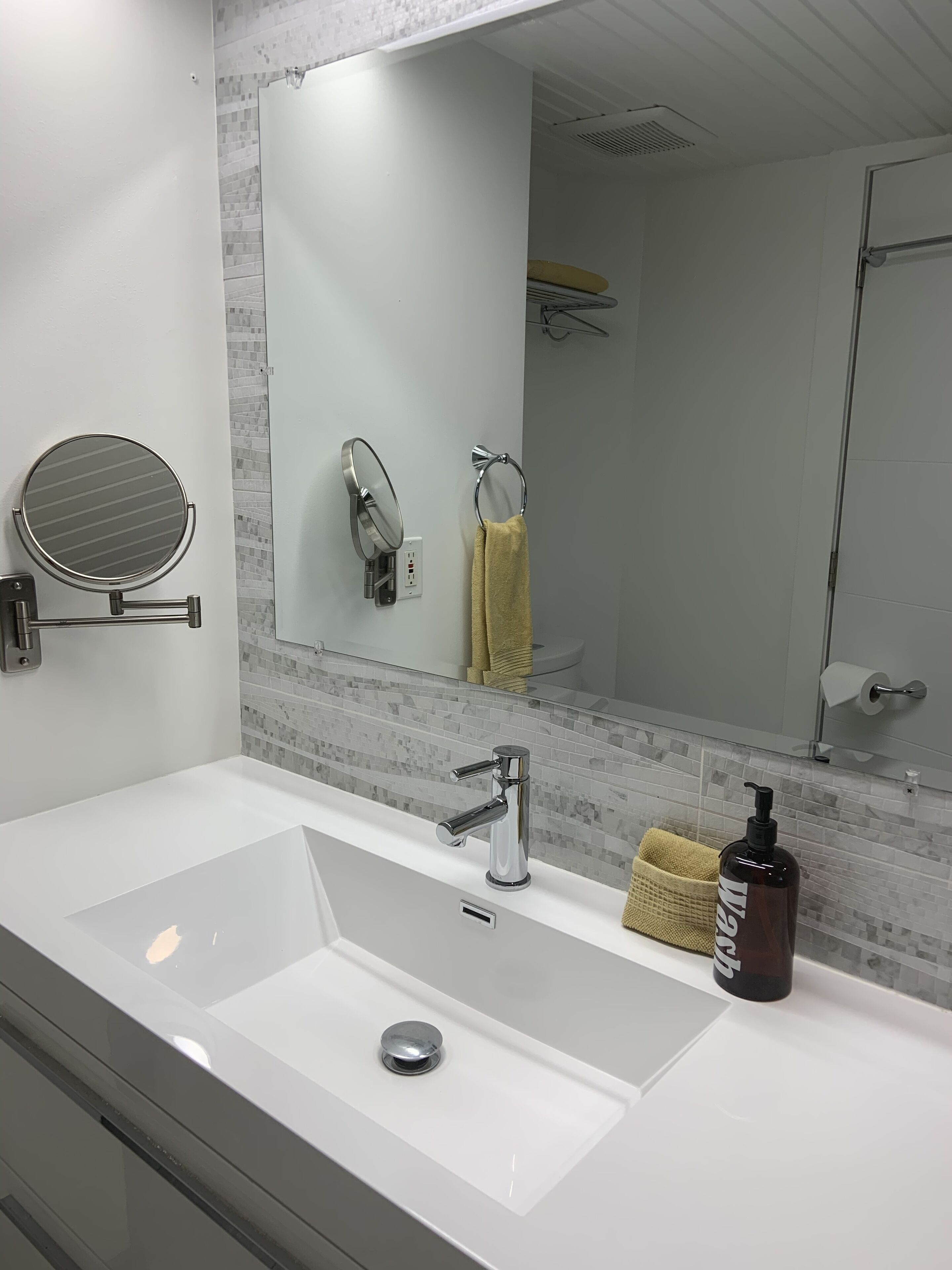 Cowibbean Cottage Uniquely situated over the ocean