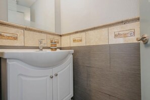 Shower, toilet paper