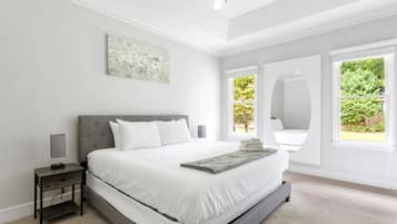 4 Schlafzimmer, Bügeleisen/Bügelbrett, Reisekinderbett, kostenloses WLAN