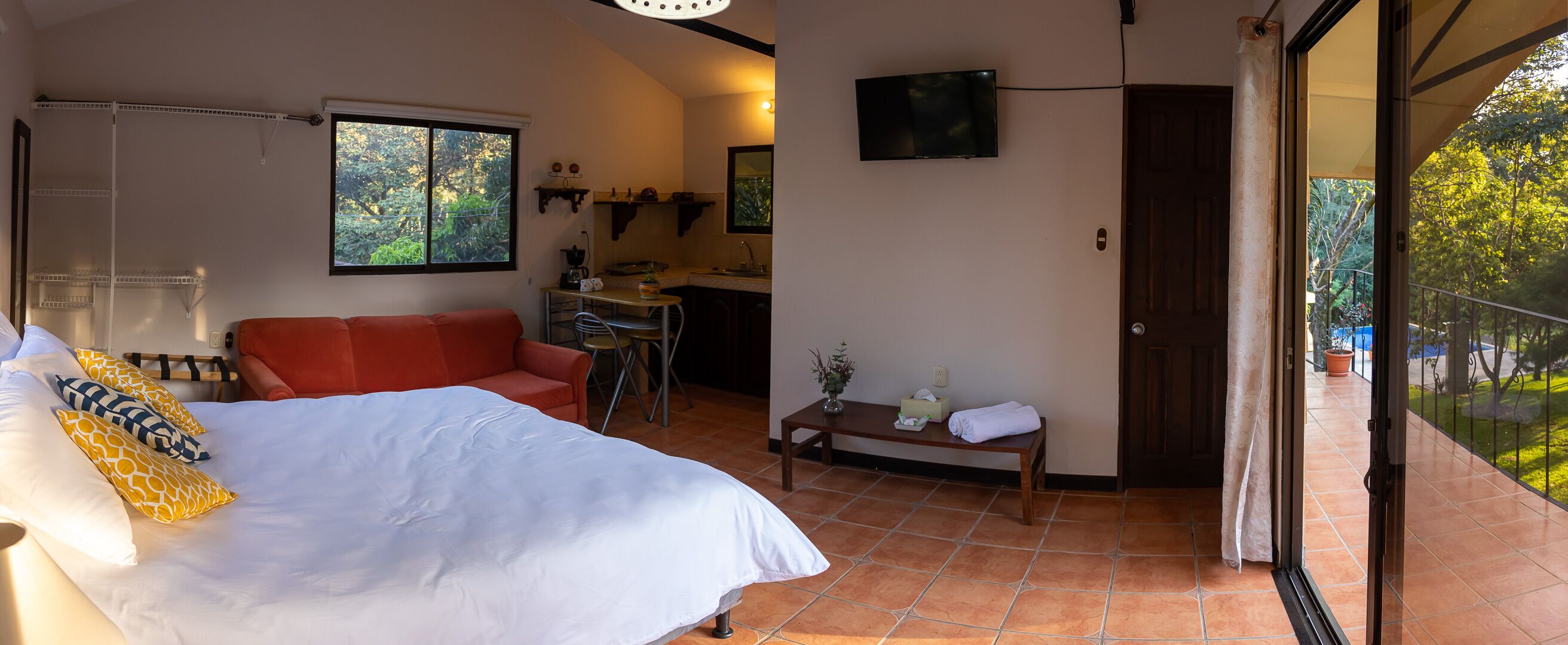 标准双人房 | 迷你吧、客房内保险箱、笔记本电脑工作区、隔音