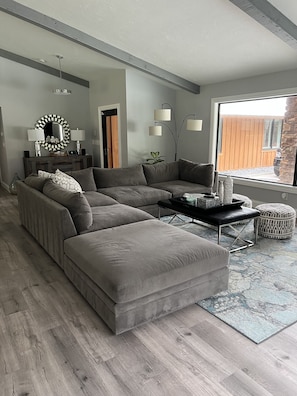 Smart TV, fireplace, computer monitors