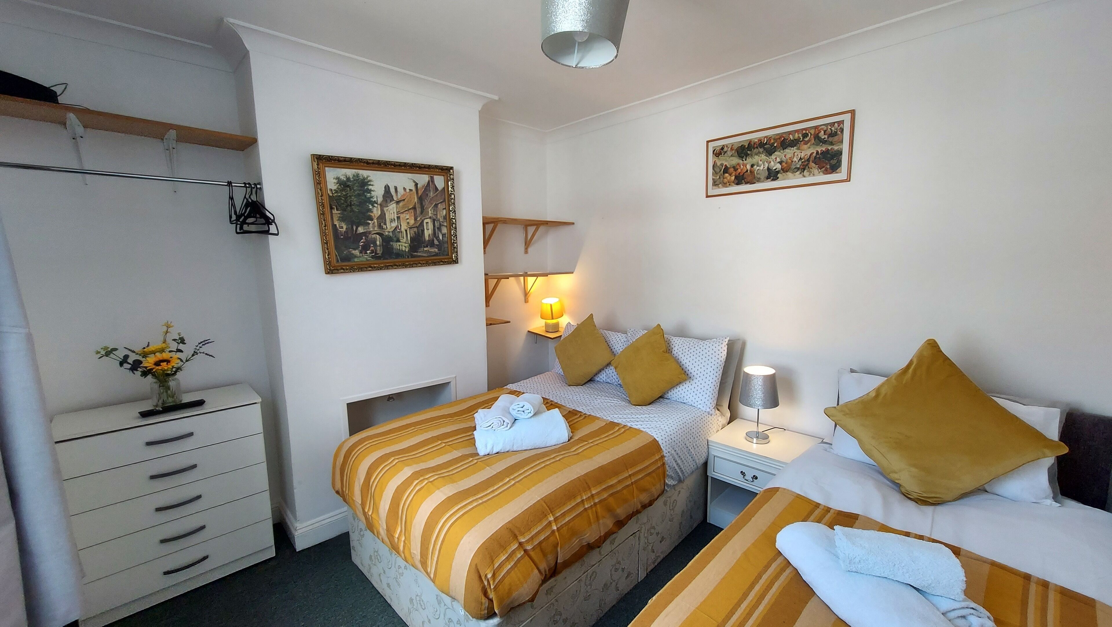 House | 3 bedrooms, iron/ironing board, free WiFi, bed sheets