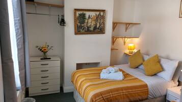 House | 3 bedrooms, iron/ironing board, free WiFi, bed sheets