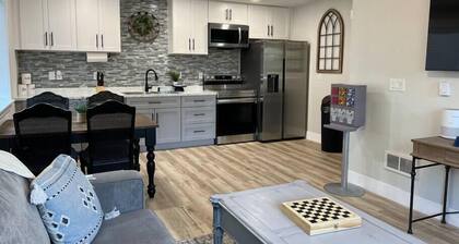 Guest Suites -1998 #4 Peaceful 1 bedroom 1 bath Suite