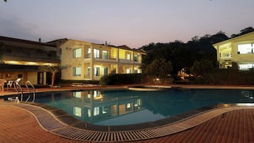 Front of property – evening/night