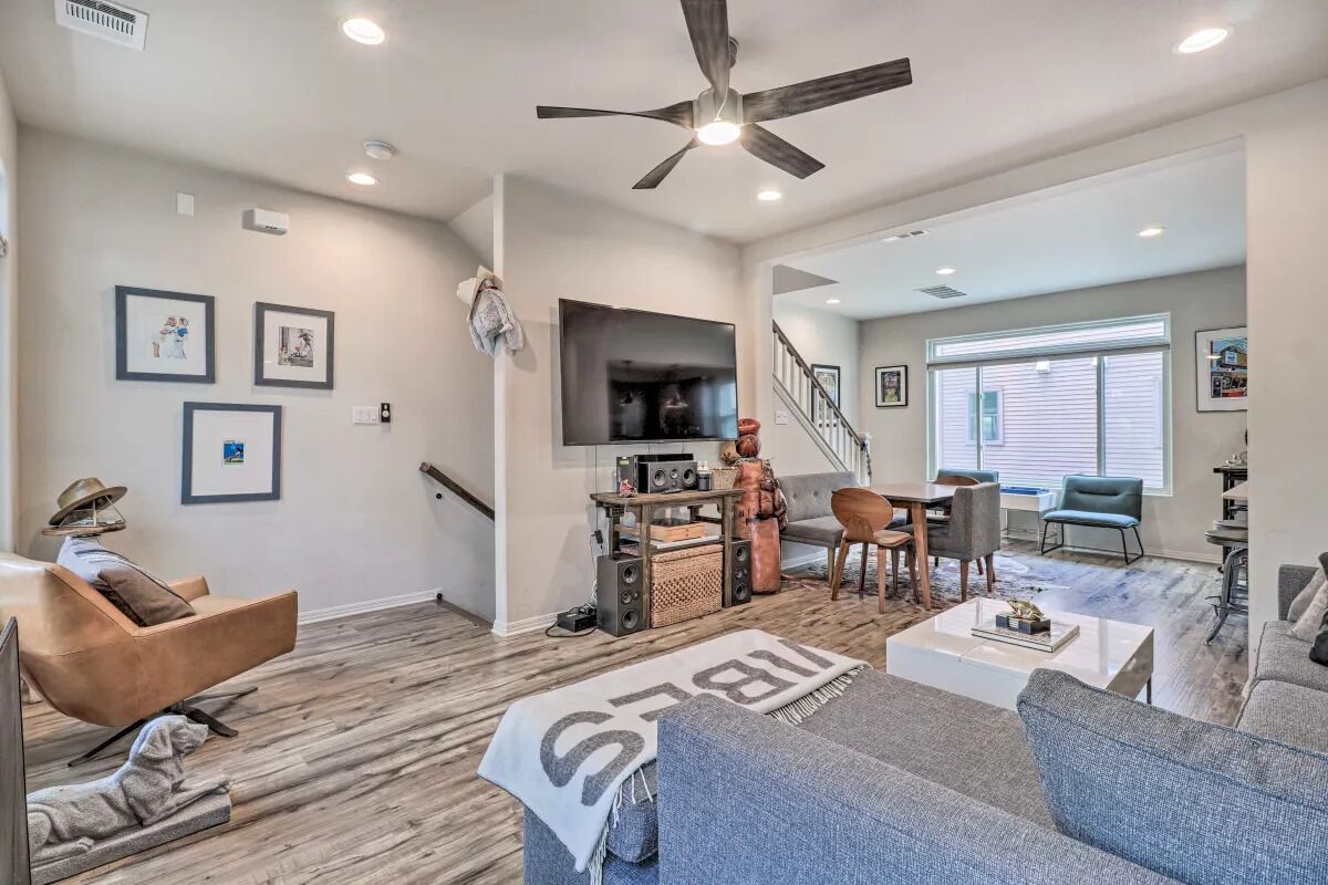 Modern Austin Walkable SoCo Townhome