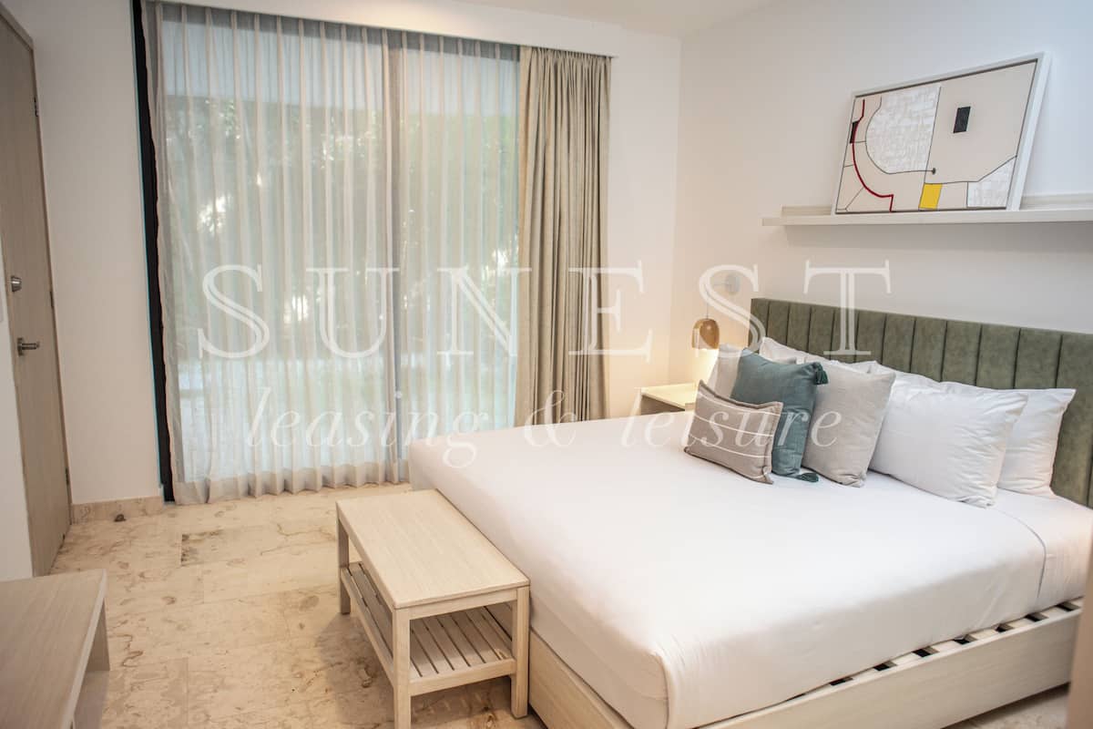 2 bedrooms, premium bedding, in-room safe, blackout curtains