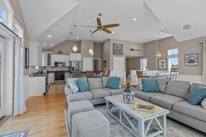 Smart TV - Spacious Oceanview Home with Private Pool, Golf Cart (Emerald Isle)