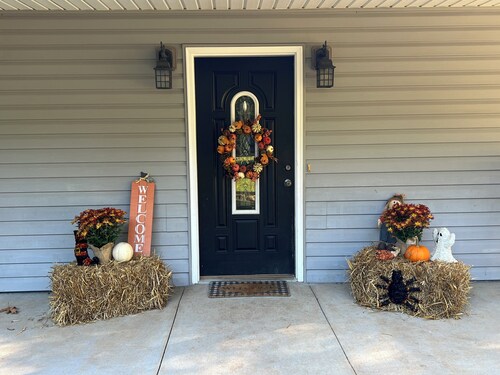 Cozy Cottage on a Family Farm, just minutes from the interstate.