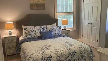 2 bedrooms, iron/ironing board, travel cot, free WiFi