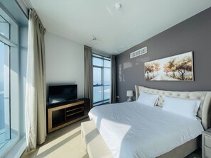 2 Schlafzimmer, Schreibtisch, Bügeleisen/Bügelbrett, Reisekinderbett