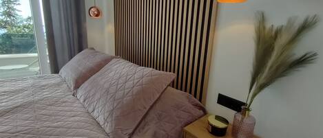 3 bedrooms, iron/ironing board, travel cot, free WiFi