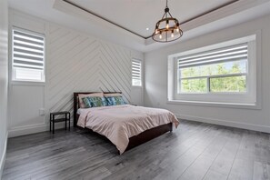 4 Schlafzimmer, Schreibtisch, Bügeleisen/Bügelbrett, kostenloses WLAN