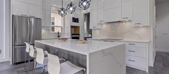 🍁Brand new, cheerful, exquisite 4 BR house,fast wifi,parking🏆