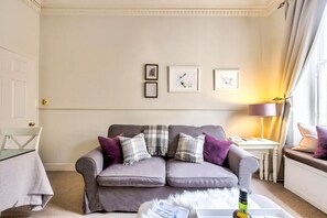 TV - Lovely Flat on the Royal Mile (Edinburgh)