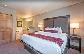 2 chambres, bureau, fer et planche à repasser, accès au Wi-Fi (inclus)