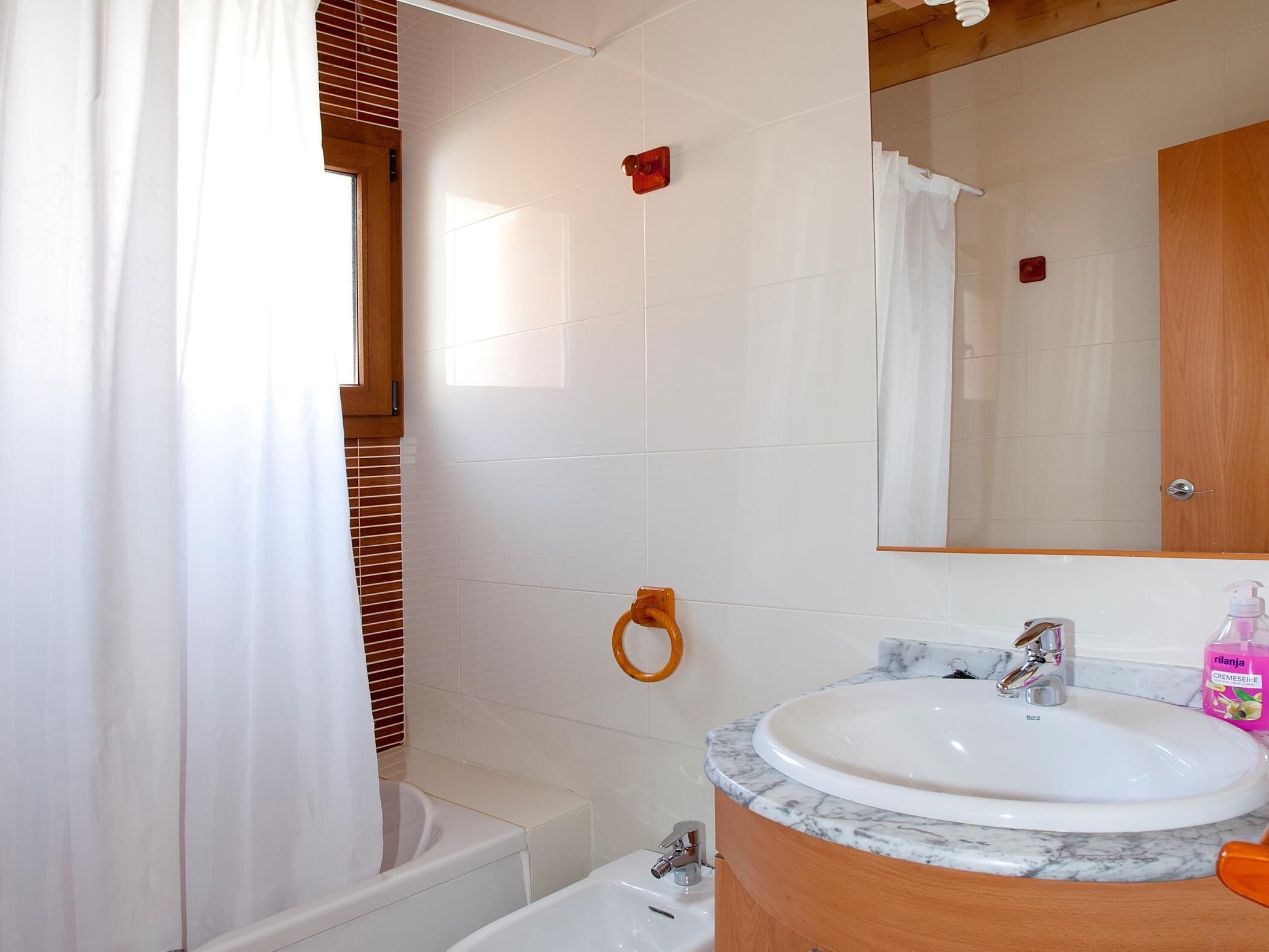 Camamilla: Rural House near Port Aventura with Sea and Mountain Views