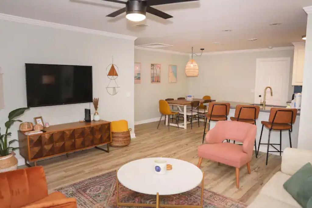 Boho Beach Bungalow 2 BR w/ Ocean Views!