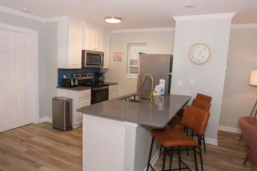 Boho Beach Bungalow 2 BR w/ Ocean Views!