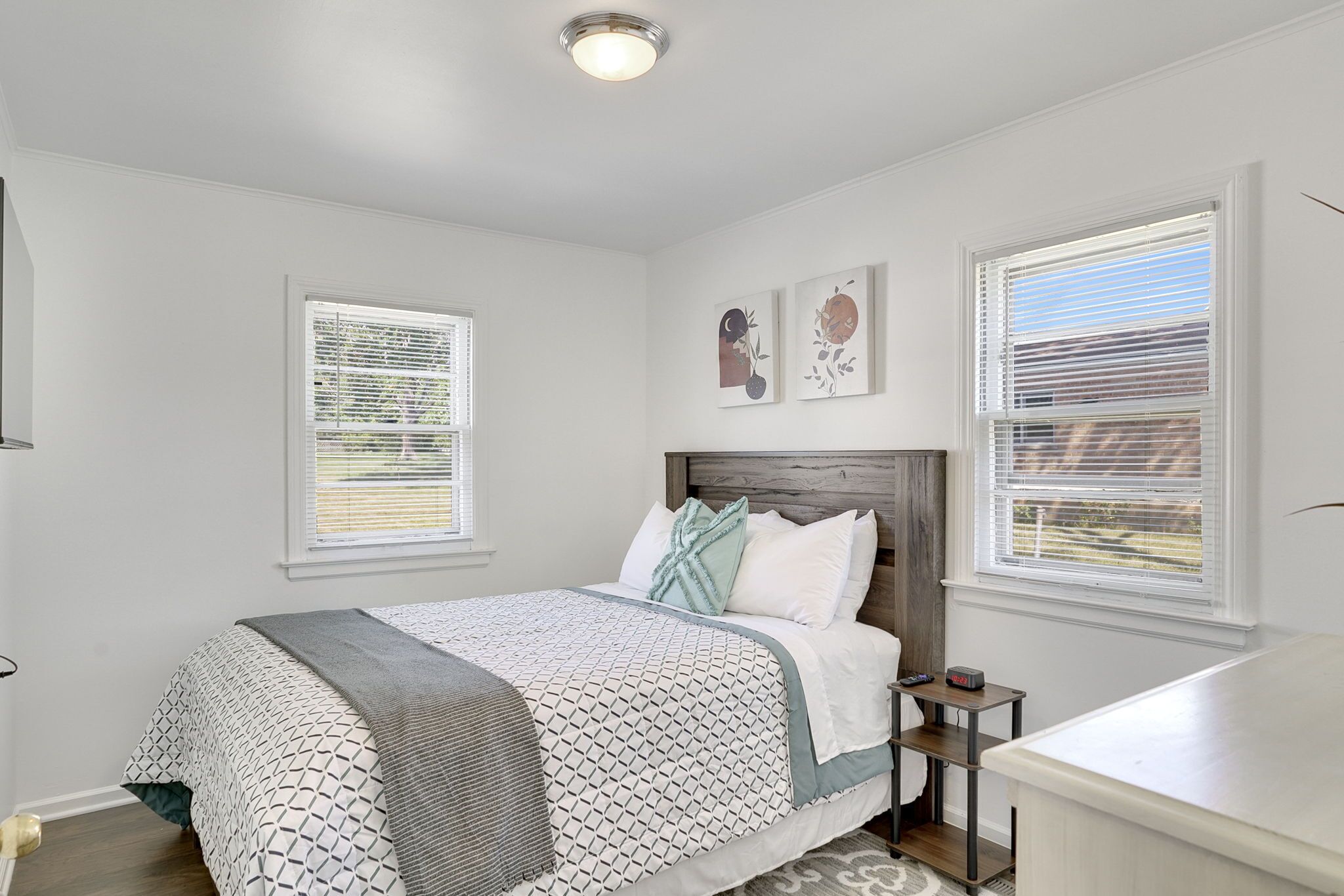 Comfy Home w Access to Major Roads/Hwys, Huge Yard