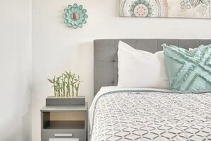 3 bedrooms, desk, iron/ironing board, travel cot