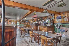 Bar (on property) - Grand Central Hotel Richmond (Richmond)