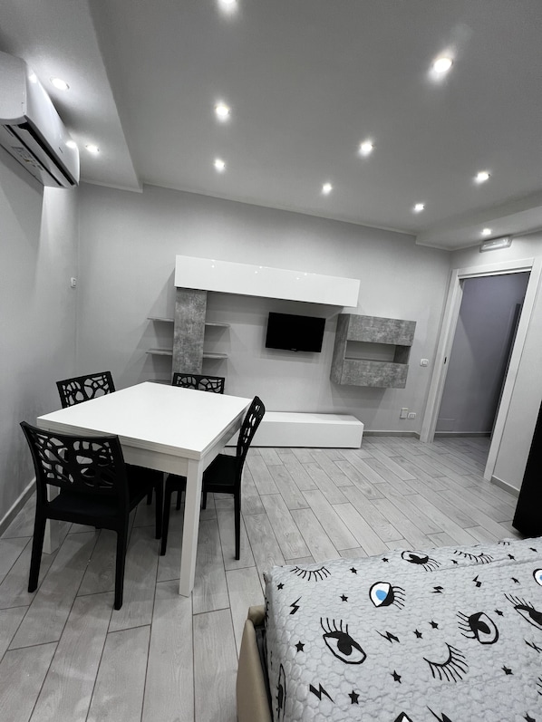 1 camera, Wi-Fi gratuito