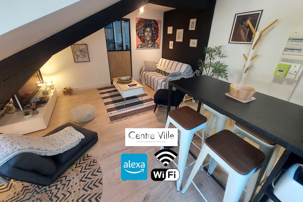 💢 Castle view 💢Hyper Center 💢 WIFI 💢 Renovated💢AIR CONDITIONING / AC