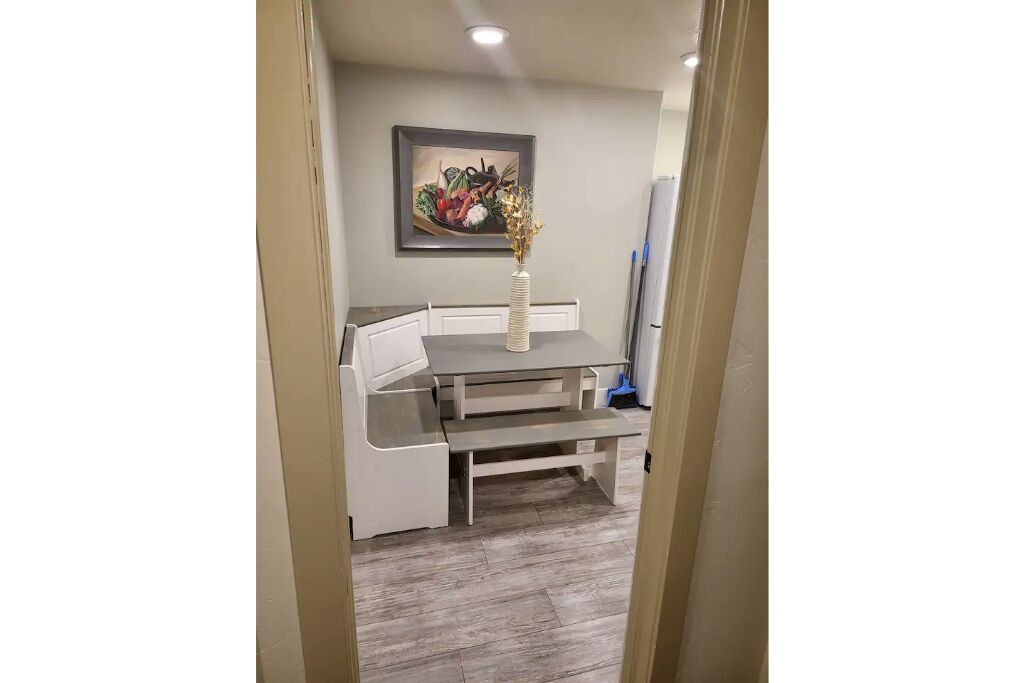 Beautiful Cozy Basement "Close to it All"