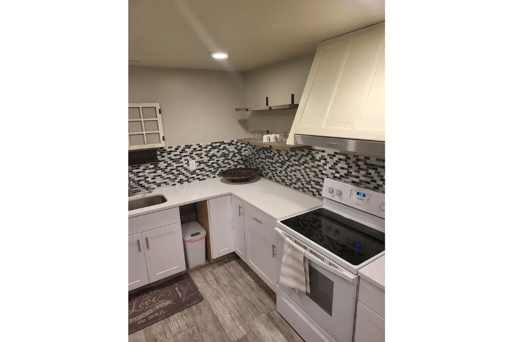 Beautiful Cozy Basement "Close to it All"