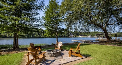 Relaxing & Peaceful Hot Springs Waterfront Haven