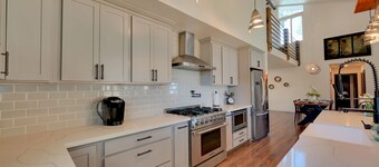 Rustic Modern Retreat W/Pool And Game Room