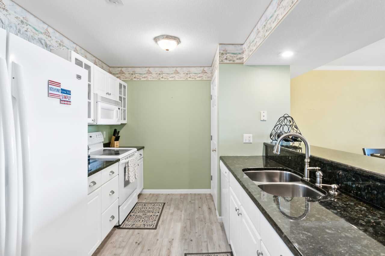 Incredible Lake View! Harbour Towne Condo - 2 Bedroom - Inquire for Boat Slip