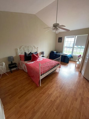 2 bedrooms, travel cot, WiFi - BEAUTIFUL TOWN HOUSE NEAR THE PARKS! AND DOWNTOWN! (Orlando)